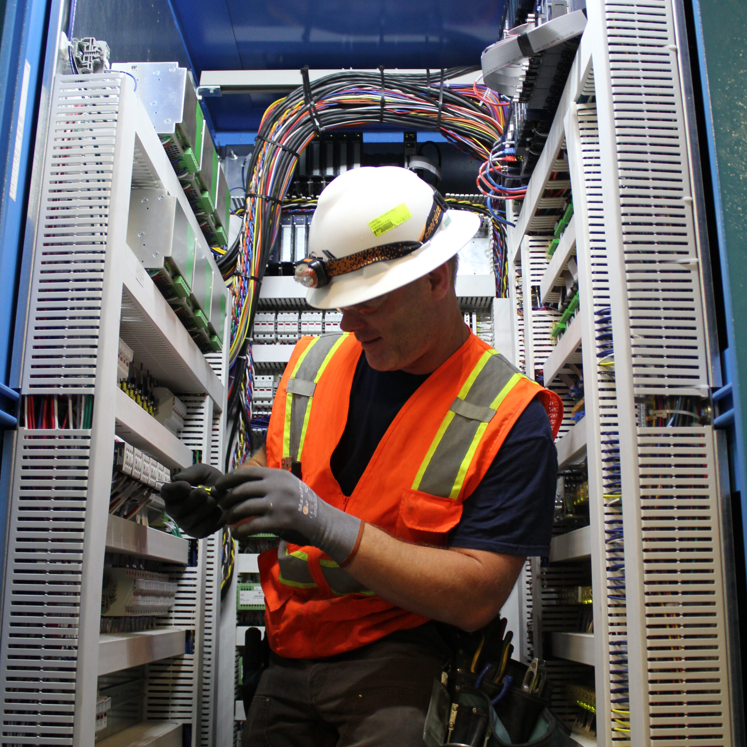 WBE instrumentation & Controls foreman working